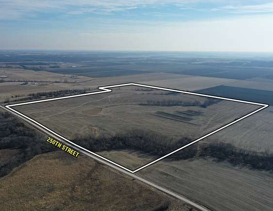 140 Acres of Agricultural Land for Sale in Decatur City, Iowa