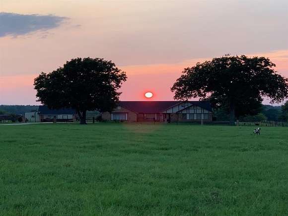 29 Acres of Agricultural Land with Home for Sale in Henderson, Texas