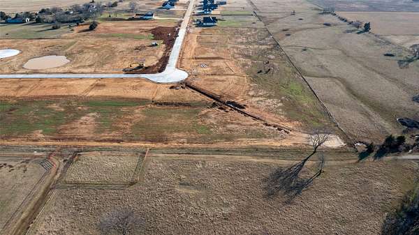 1.43 Acres of Residential Land for Sale in Whitesboro, Texas
