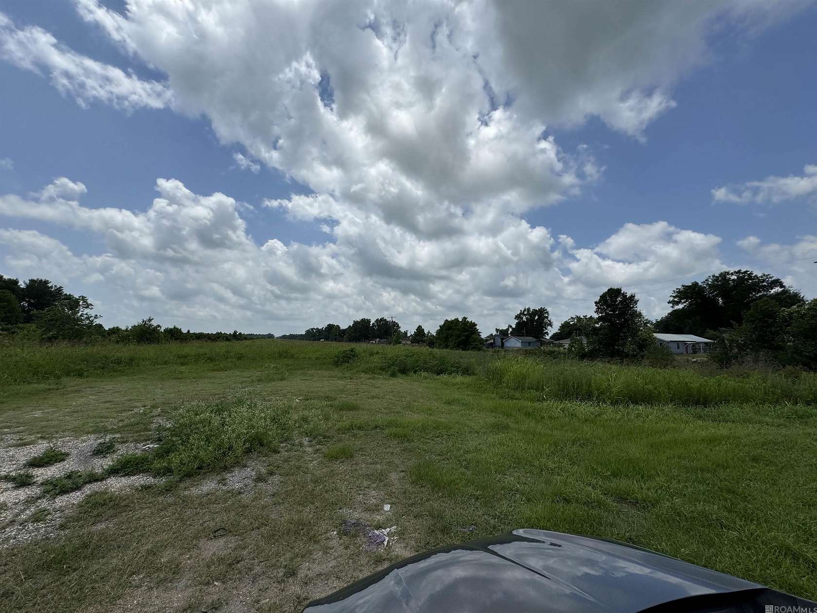 27 Acres of Recreational Land for Sale in Raceland, Louisiana