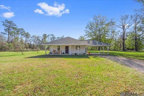 9.34 Acres of Residential Land with Home for Sale in Livingston, Louisiana