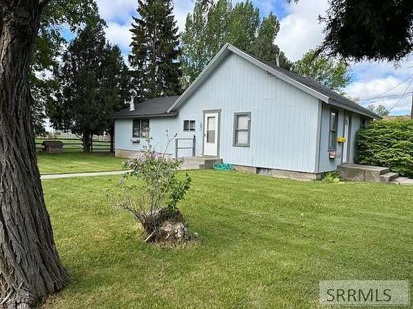 2.2 Acres of Residential Land with Home for Sale in Blackfoot, Idaho