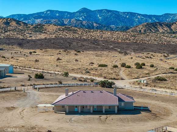 2.65 Acres of Residential Land with Home for Sale in Phelan, California