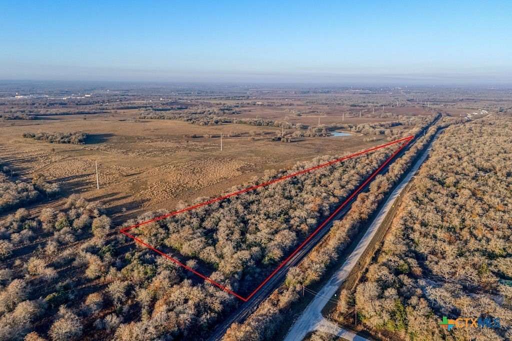 10 Acres of Residential Land for Sale in Luling, Texas