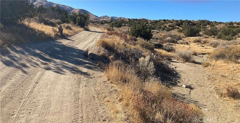 8 Acres of Residential Land for Sale in Littlerock, California