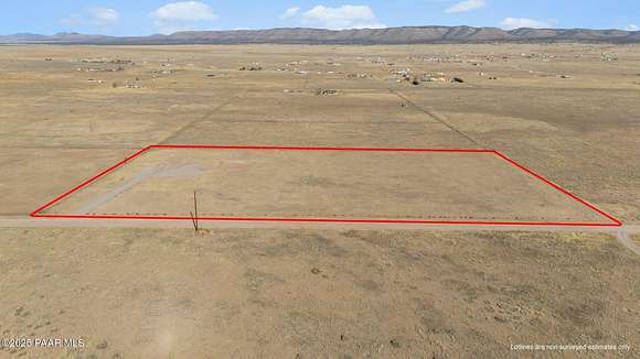 8 Acres of Land for Sale in Paulden, Arizona