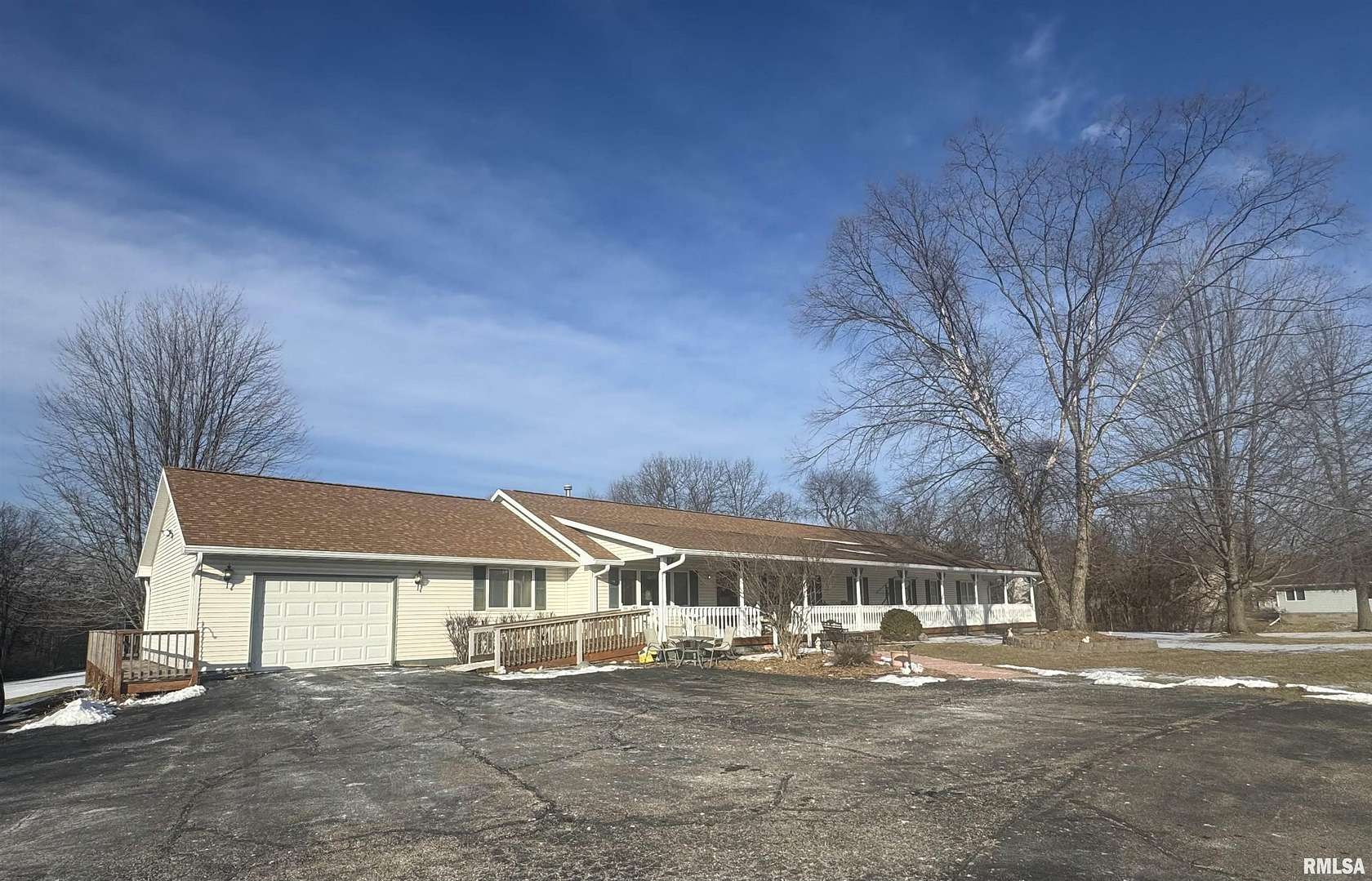 3.8 Acres of Improved Mixed-Use Land for Sale in Hanna City, Illinois