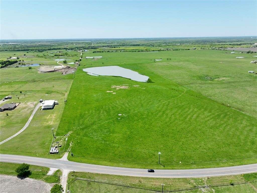 27.7 Acres of Agricultural Land for Sale in Ennis, Texas