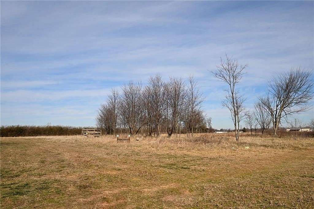 9.73 Acres of Residential Land for Sale in Gentry, Arkansas