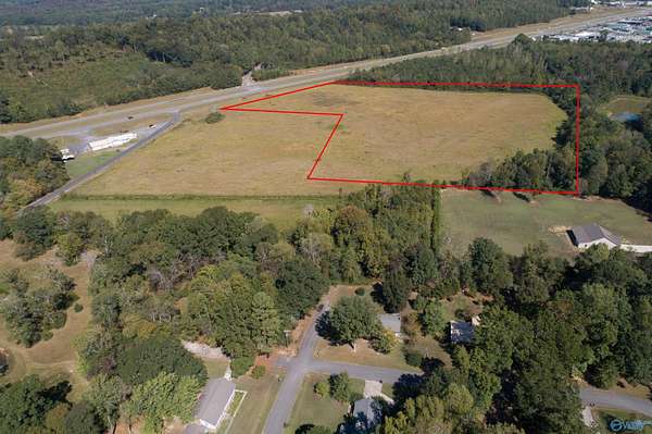 22 Acres of Commercial Land for Sale in Scottsboro, Alabama