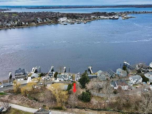 0.09 Acres of Residential Land for Sale in Tiverton, Rhode Island