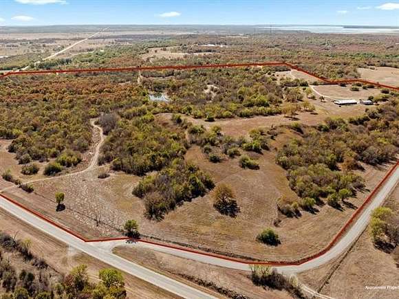 154 Acres of Land with Home for Sale in Nowata, Oklahoma