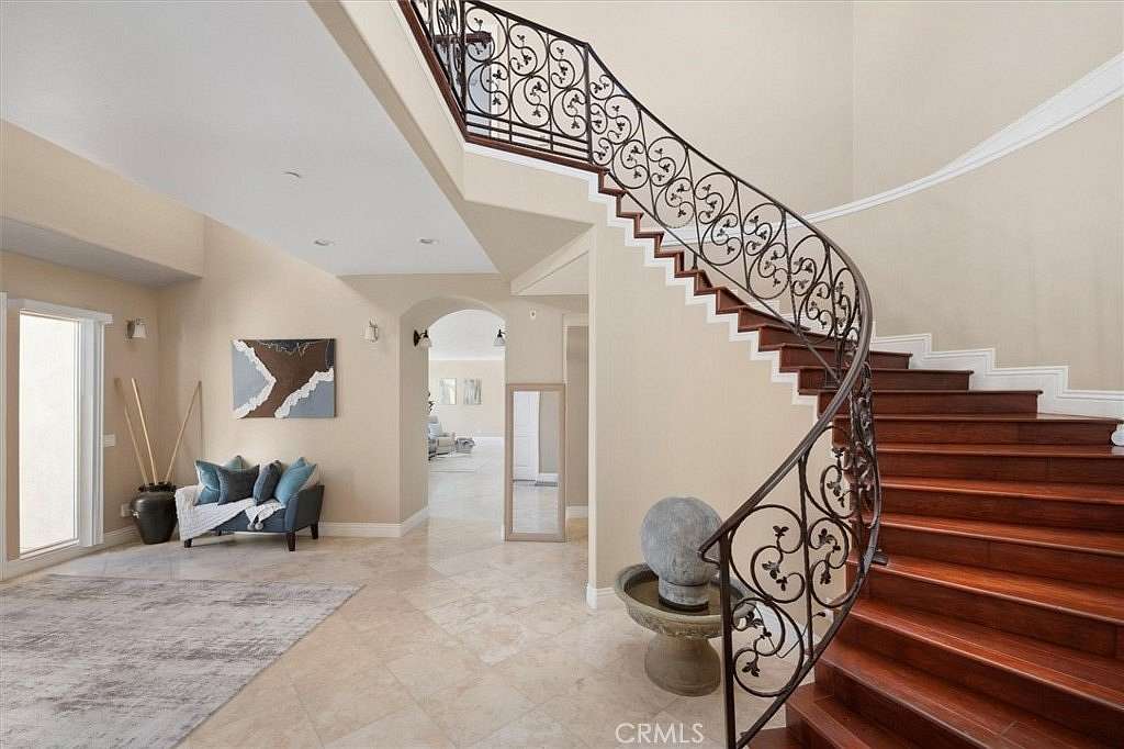 6.22 Acres of Land with Home for Sale in Agua Dulce, California