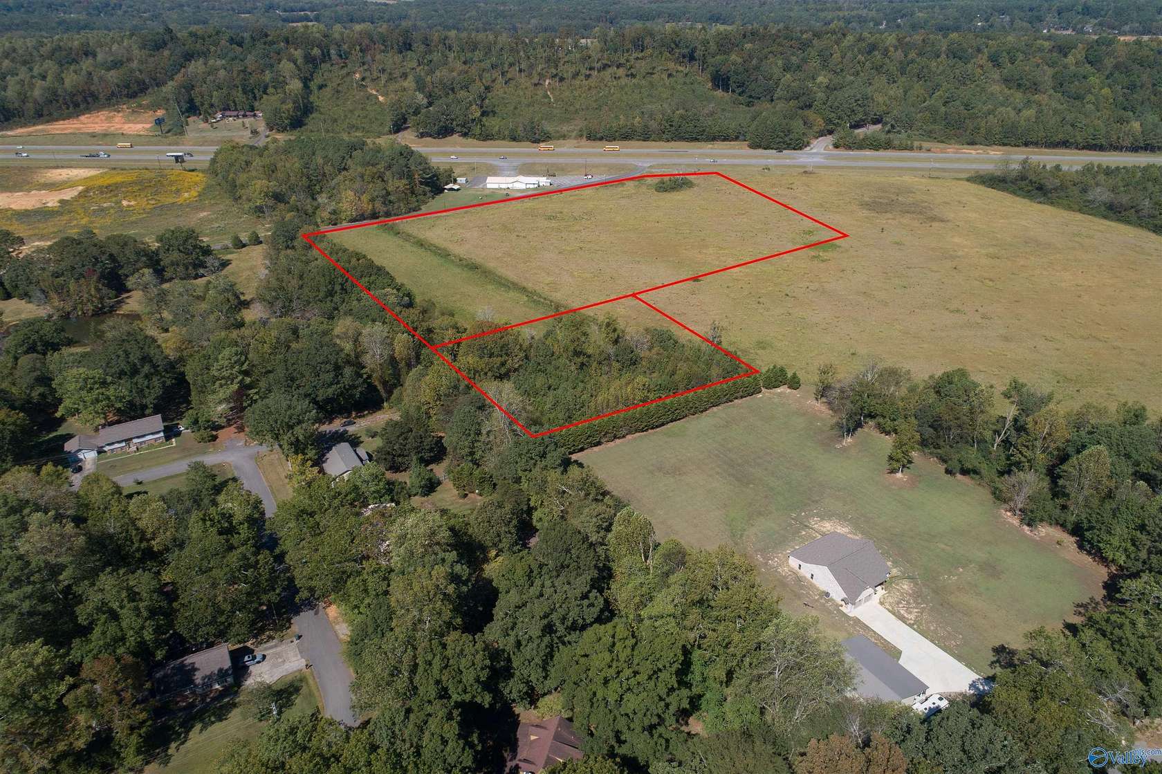 13.5 Acres of Commercial Land for Sale in Scottsboro, Alabama