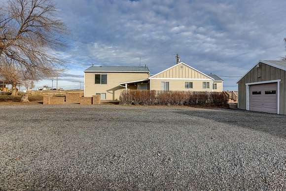 139.13 Acres of Agricultural Land with Home for Sale in Madras, Oregon