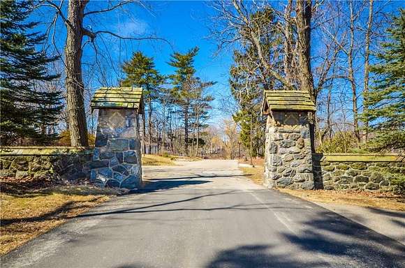 15.6 Acres of Land for Sale in Briarcliff Manor, New York