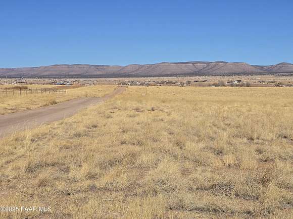 5 Acres of Residential Land for Sale in Paulden, Arizona