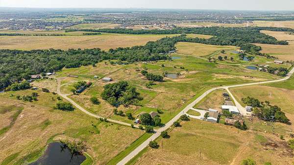 18.7 Acres of Land for Sale in Aubrey, Texas