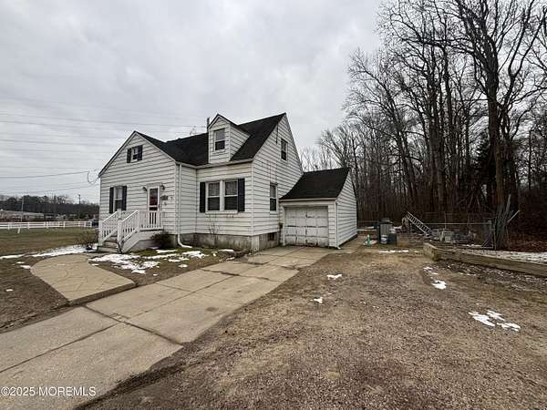 4.1 Acres of Residential Land with Home for Sale in Farmingdale, New Jersey