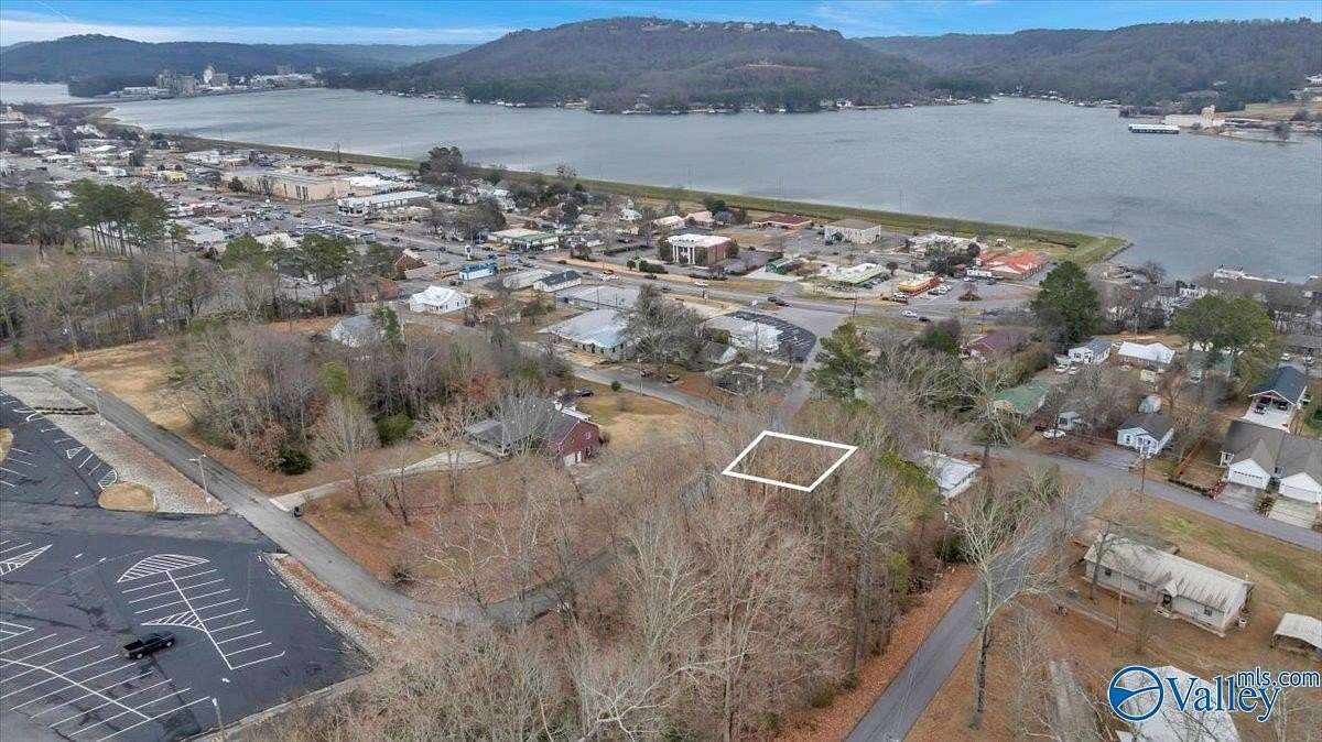0.36 Acres of Residential Land for Sale in Guntersville, Alabama