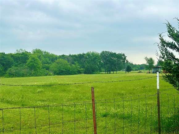 5.53 Acres of Residential Land for Sale in Sulphur Springs, Texas