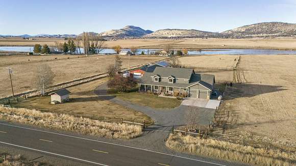 15.64 Acres of Land with Home for Sale in Klamath Falls, Oregon