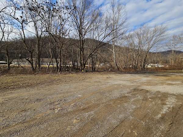 0.62 Acres of Commercial Land for Sale in Evarts, Kentucky