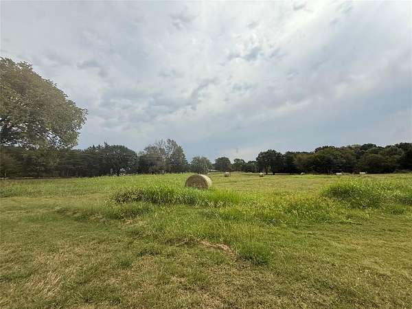 9.5 Acres of Residential Land for Sale in Ivanhoe, Texas