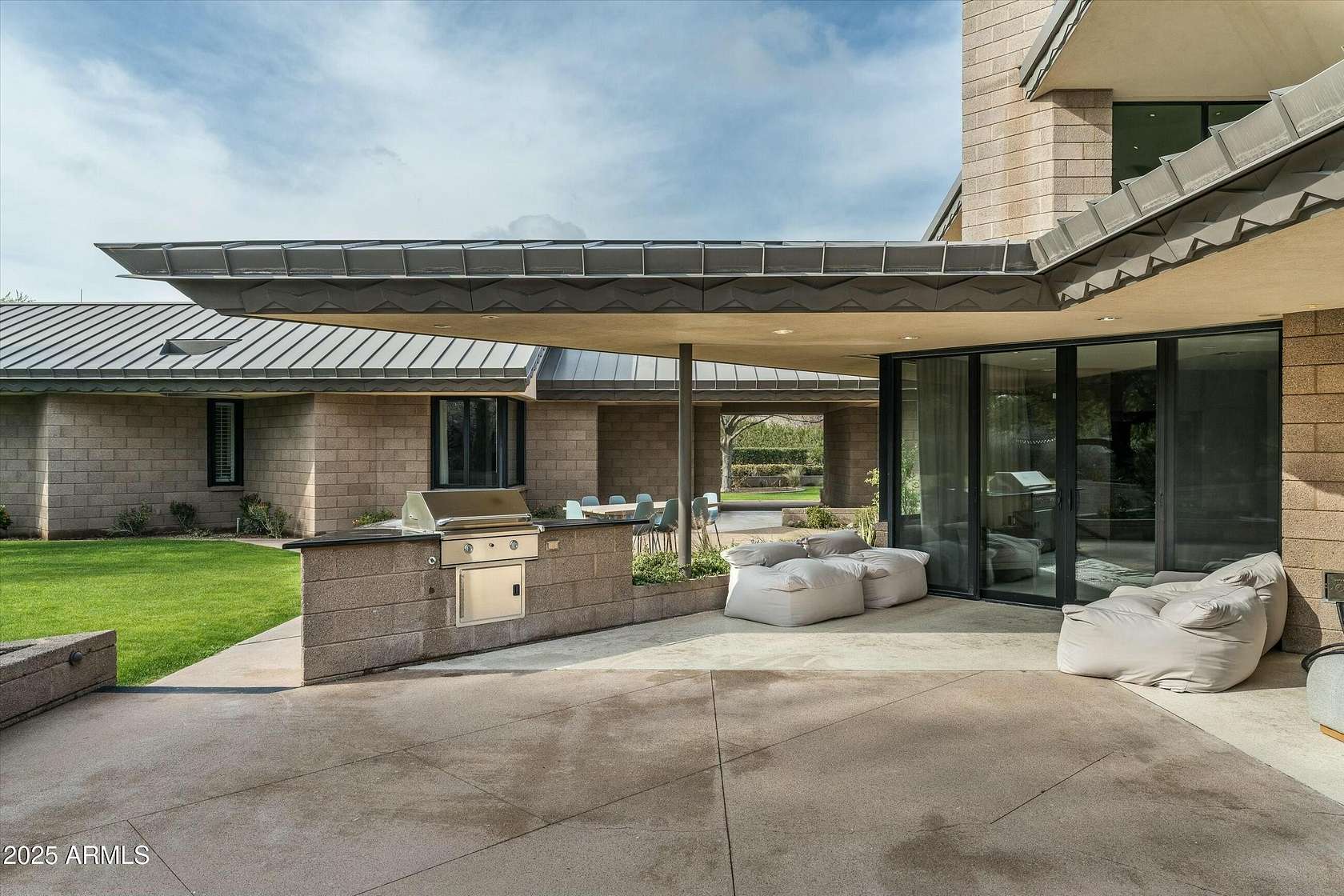 2.52 Acres of Residential Land with Home for Sale in Paradise Valley, Arizona