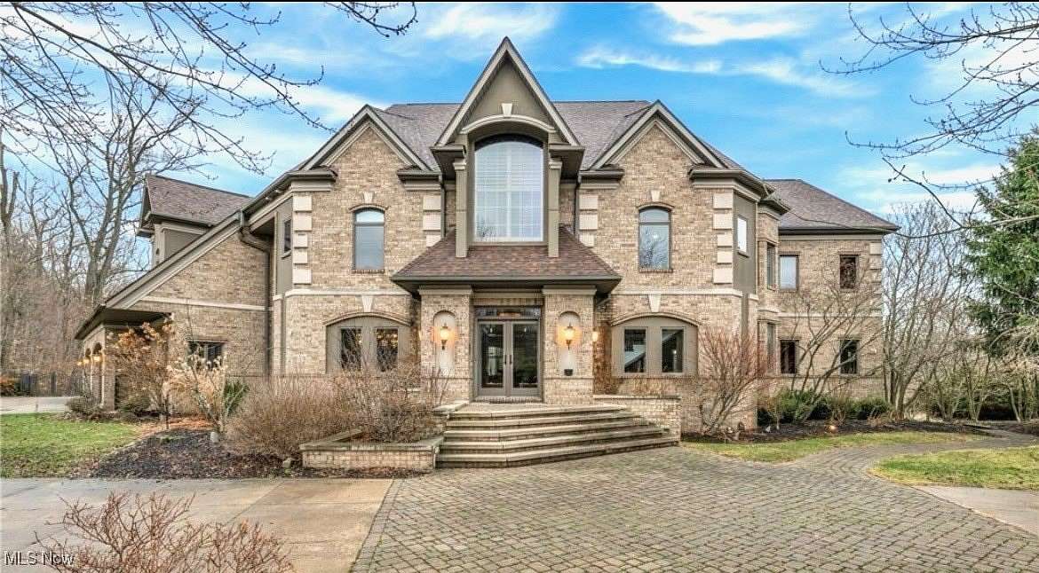 6.32 Acres of Residential Land with Home for Sale in Brecksville, Ohio