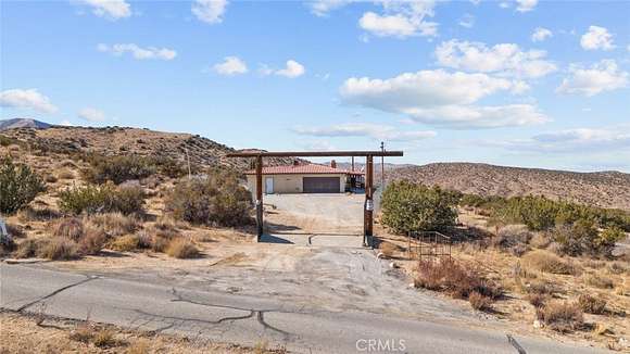 2.55 Acres of Residential Land with Home for Sale in Llano, California