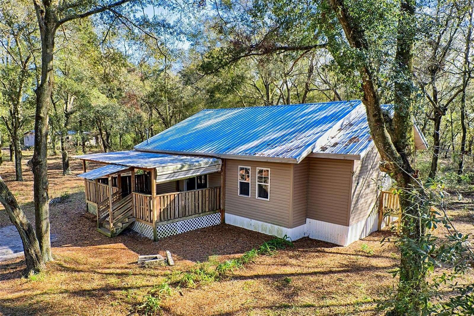 8 Acres of Residential Land with Home for Sale in Bell, Florida