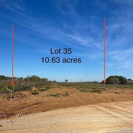 10.6 Acres of Land for Sale in Floresville, Texas