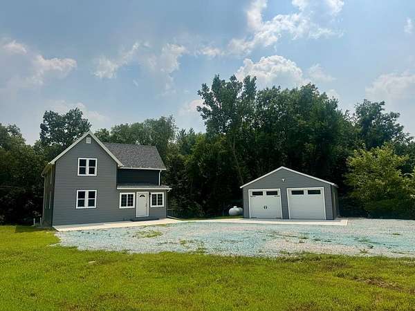 6 Acres of Residential Land with Home for Sale in Duncombe, Iowa
