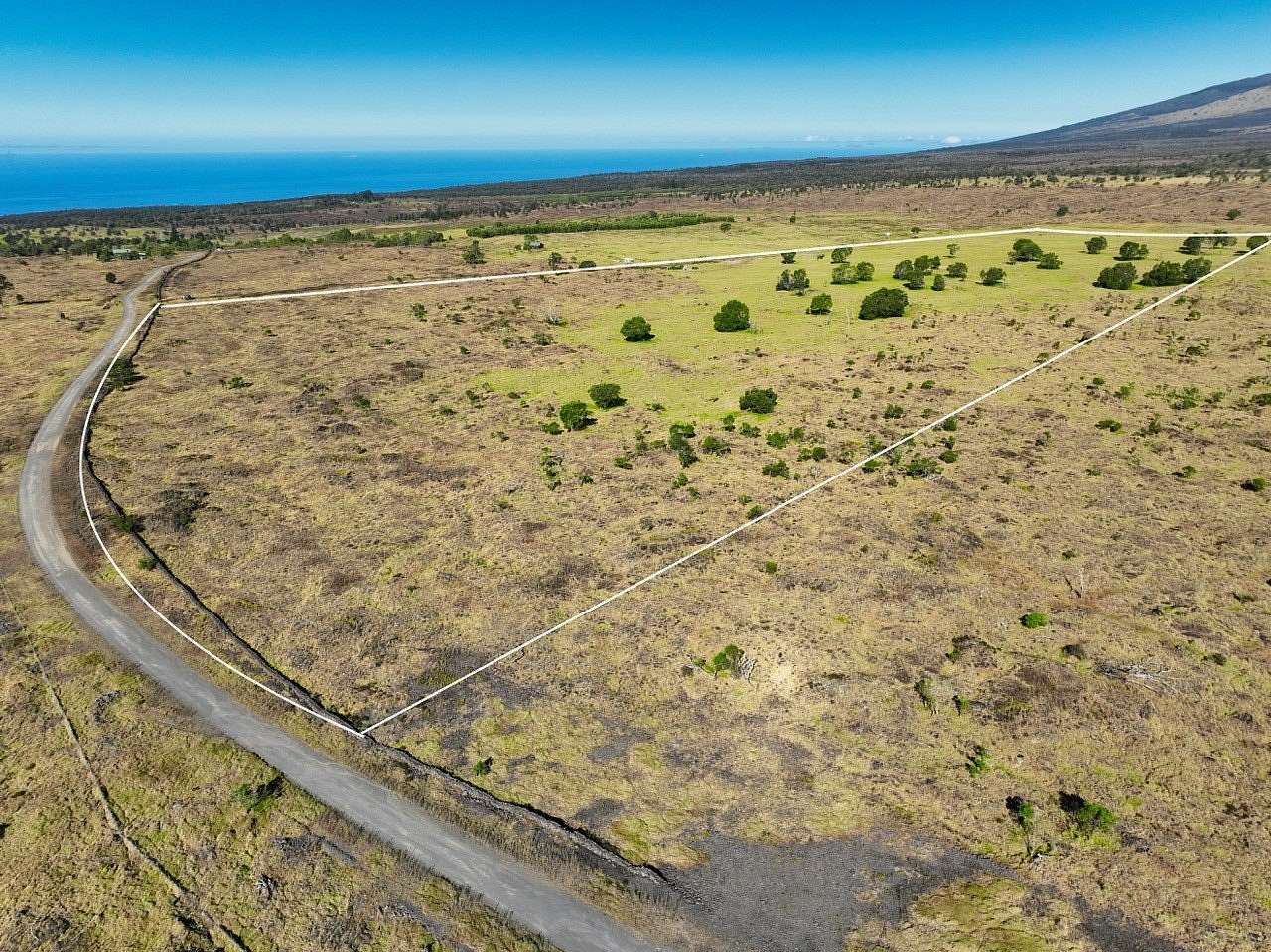 106 Acres of Land for Sale in Kealakekua, Hawaii
