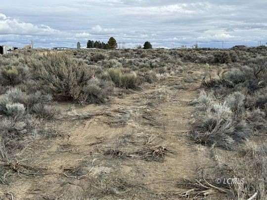 0.38 Acres of Residential Land for Sale in Christmas Valley, Oregon