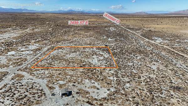 2.56 Acres of Land for Sale in Palmdale, California