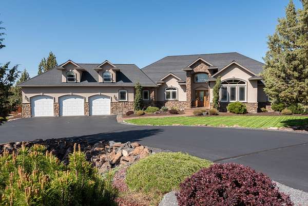 1.58 Acres of Land with Home for Sale in Prineville, Oregon