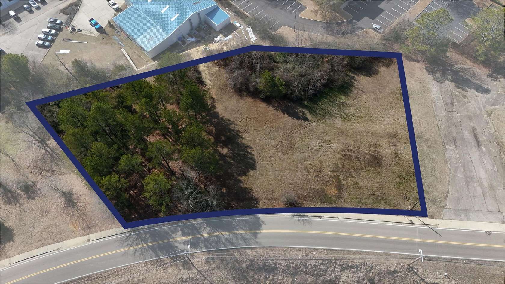 1.35 Acres of Residential Land for Sale in Tupelo, Mississippi