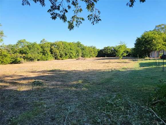 1.271 Acres of Land for Sale in Whitewright, Texas