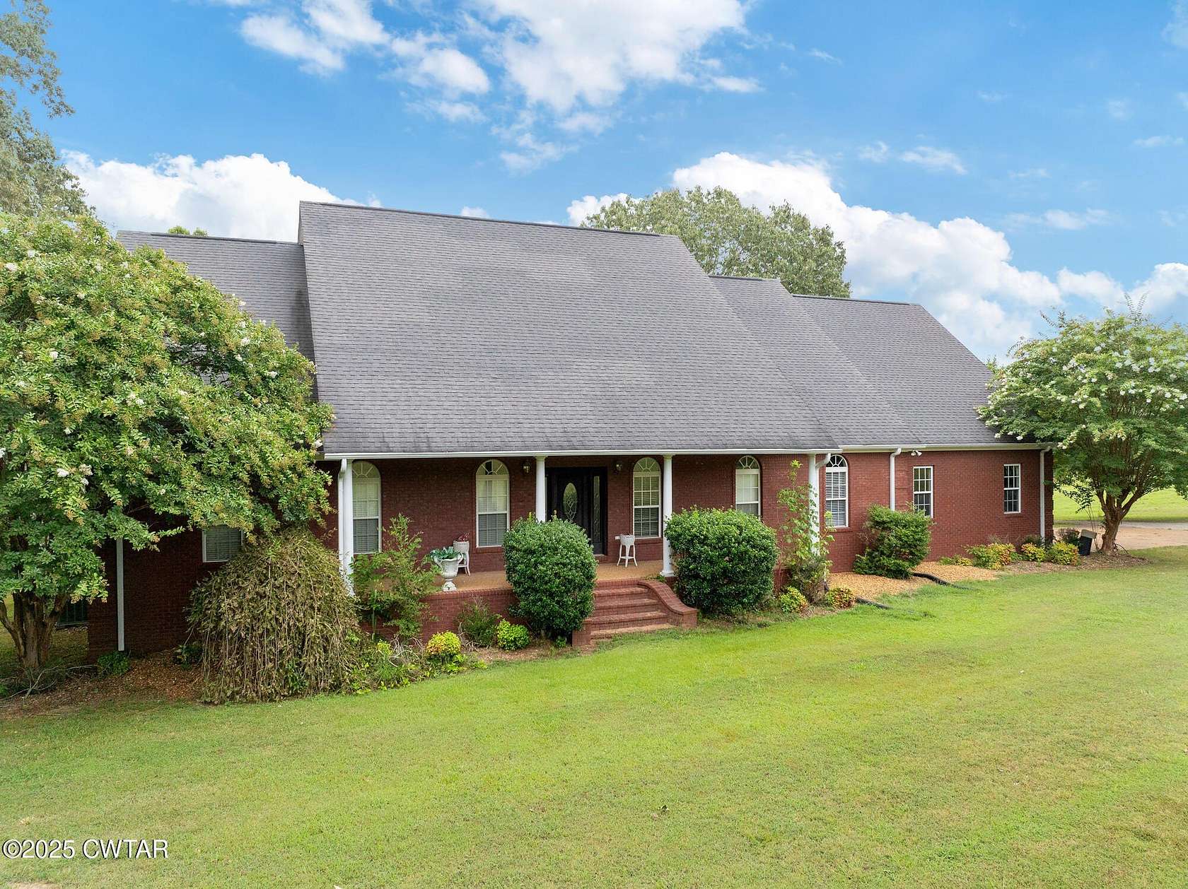 9.3 Acres of Residential Land with Home for Sale in Wildersville, Tennessee