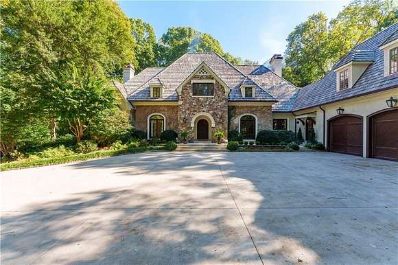 2.75 Acres of Residential Land with Home for Sale in Atlanta, Georgia