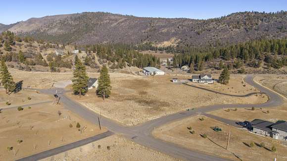 5.65 Acres of Residential Land with Home for Sale in Klamath Falls, Oregon