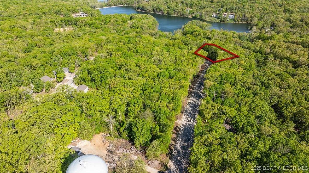 1 Acre of Residential Land for Sale in Village of Four Seasons, Missouri