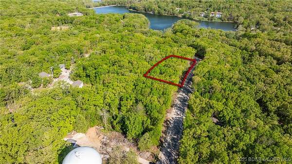 1 Acre of Residential Land for Sale in Village of Four Seasons, Missouri