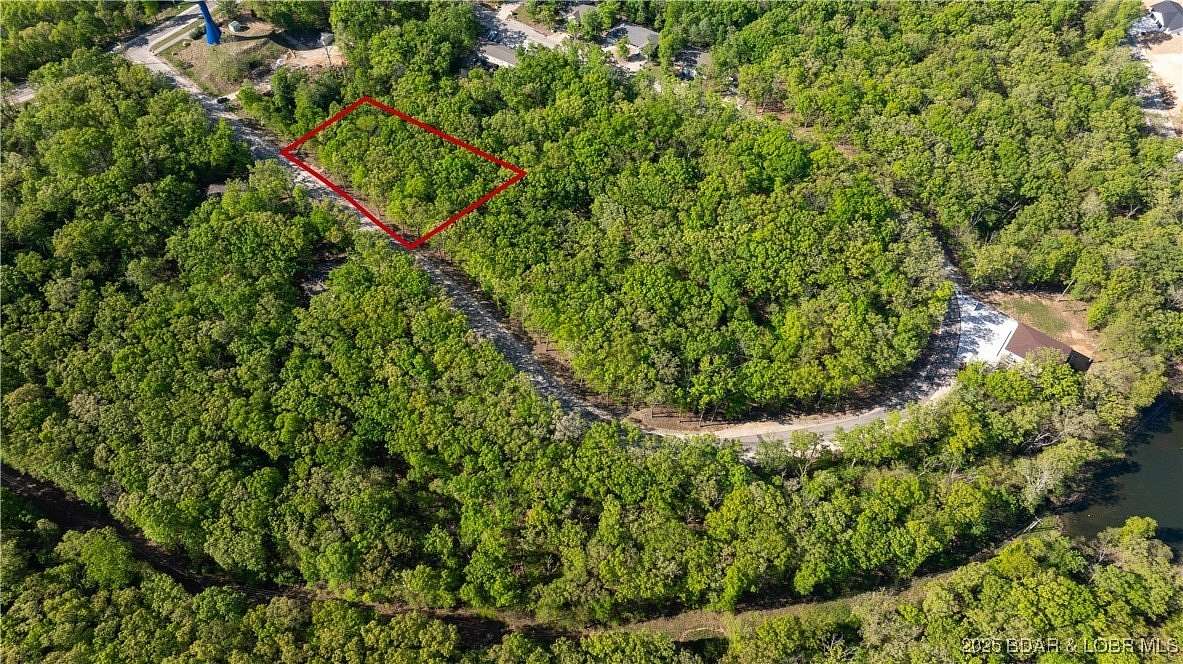 1 Acre of Residential Land for Sale in Village of Four Seasons, Missouri