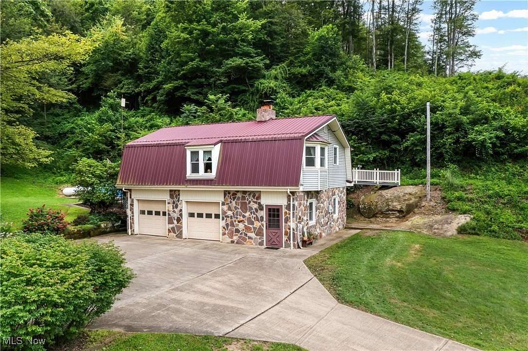 28.8 Acres of Land with Home for Sale in New Concord, Ohio