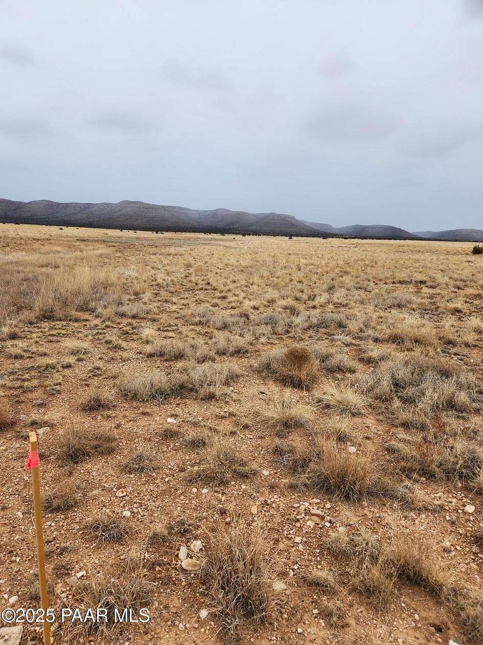 4 Acres of Land for Sale in Paulden, Arizona