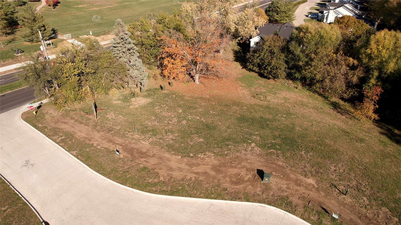 0.51 Acres of Residential Land for Sale in Urbandale, Iowa