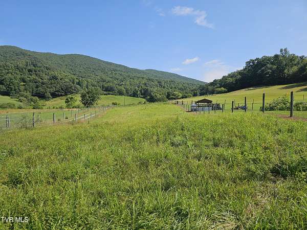 4.67 Acres of Residential Land for Sale in Hiltons, Virginia
